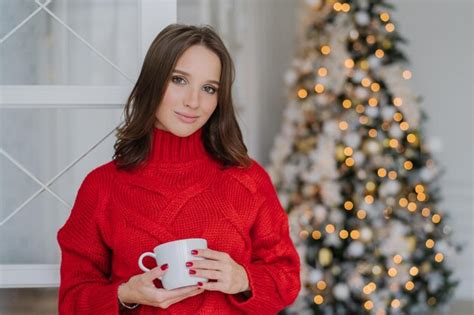 Mulher Bonita Apar Ncia Agrad Vel E Maquiagem Usa Su Ter De Inverno