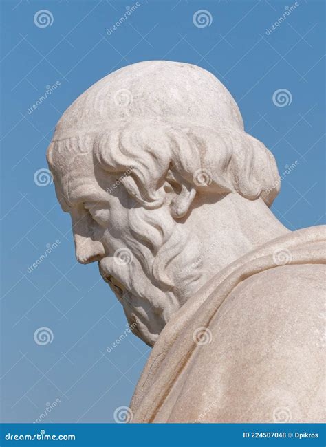 Plato L Antico Ritratto Del Filosofo Greco Sullo Sfondo Del Cielo Blu