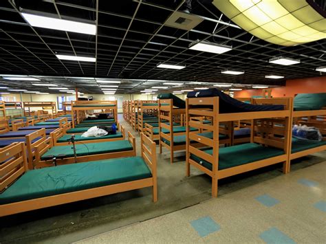 inside-the-massive-silicon-valley-homeless-shelter-the-neighbors-didnt
