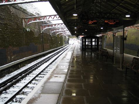 Watford High Street Railway Station © Nigel Cox Cc By Sa20