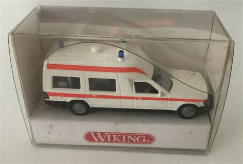 Wiking Miniaturmodell Mercedes Benz Bunt Krankenwagen M