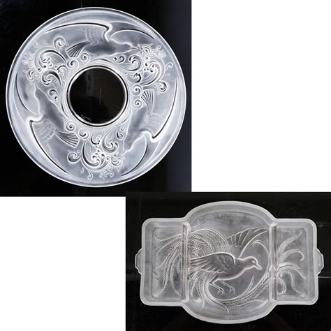 Lot - Pair of frosted glass dishes: Val St. Lambert "Gloucester" plate