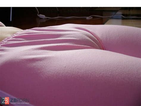 Asian Teenager Sweatpants Mound Camel Toe ZB Porn