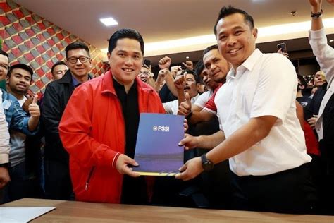 Pendaftaran Caketum Dan Cawaketum Pssi Erick Thohir Dan Ratu Tisha