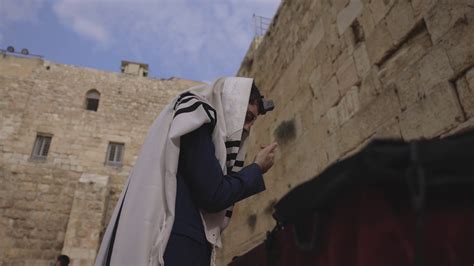 Western Wall (wailing Wall) Prayers Stock Footage SBV-347576728 ...