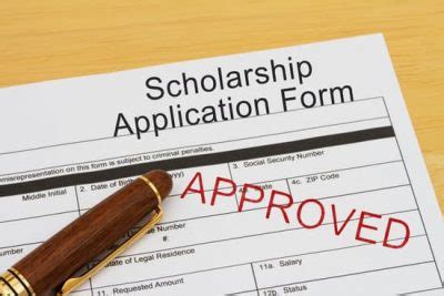 Easy Scholarship Programs For College Students College Cliffs