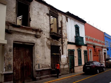 INC Al menos catorce casonas están en riesgo de colapsar en Centro