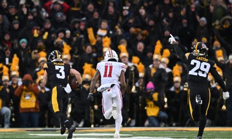 Iowa Football Live Reaction Updates Hawkeyes At Wisconsin Badgers