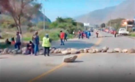 Ronderos Acatan Paro Regional Y Bloquean Puntos De La Carretera A La