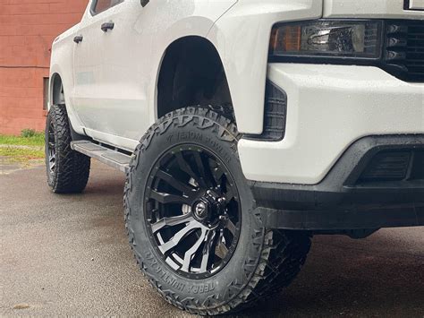 2019 Chevrolet Silverado White Fuel Off Road Blitz D675 Wheel Front