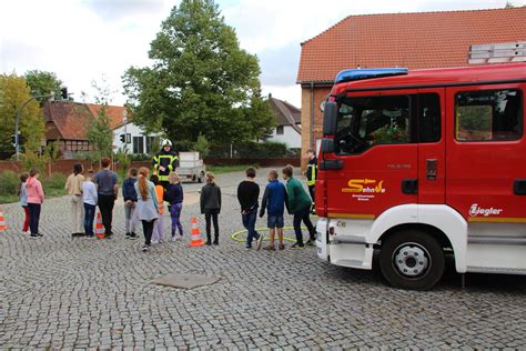 Brandschutzerziehung in der Grundschule Breite Straße Stadtfeuerwehr