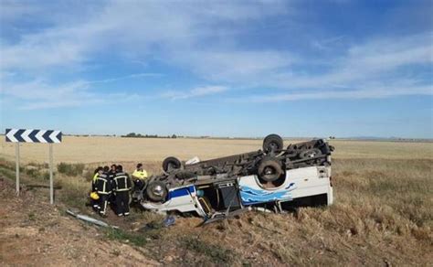 Seis Heridos Al Volcar Un Autob S Escolar En Ciudad Real El Correo