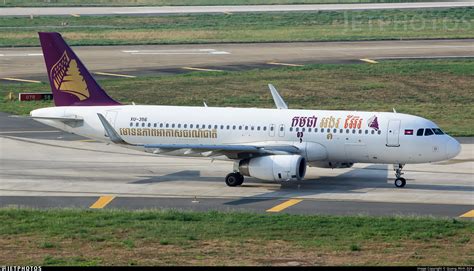 XU 356 Airbus A320 232 Cambodia Angkor Air Dan Choi Hoc Mon