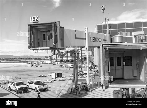 Los Angeles International Airport Terminal 4 Schwarzweiß Stockfotos Und