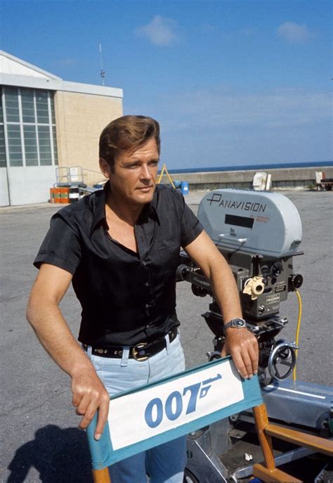 Vivre Et Laisser Mourir Roger Moore James Bond Copyright Lexpress Fr