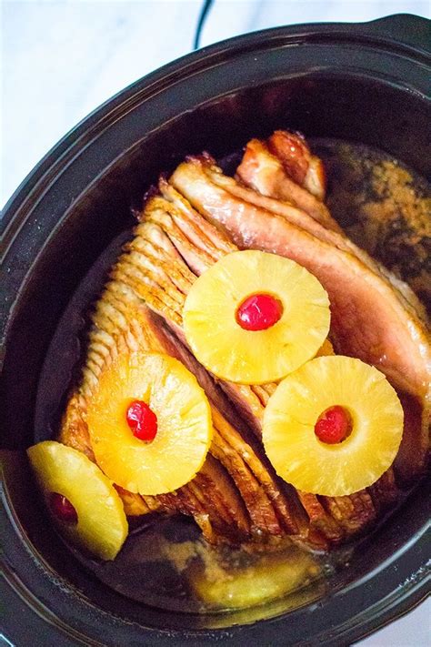 Delicious Slow Cooker Pineapple-Glazed Spiral Ham