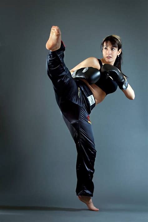 Pin De Tough Girls En Girls And Martial Arts Poses Marcial Artes