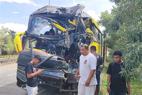 Deretan Kecelakaan Di Indonesia Bus Ziarah Celaka Karena Microsleep