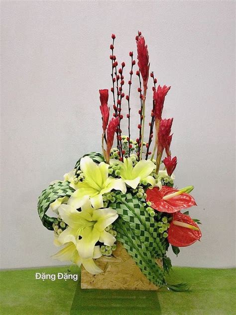 Pretty And Gorgeous Ikbana Fresh Flower Arrangement Tropical Flower