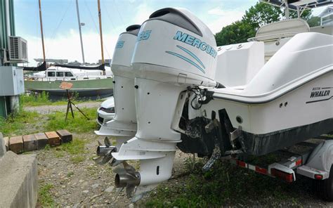 27 Boston Whaler 2004 270 Outrage For Sale