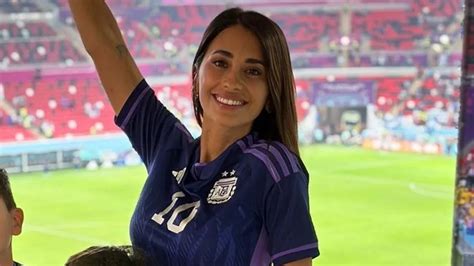 Pillan A Antonella Roccuzzo Imitando El Pol Mico Enfado De Leo Messi En