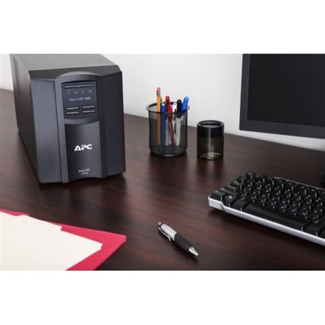 UPS APC Smart-UPS 1000VA/700W Line Interactive LCD 230V com ...