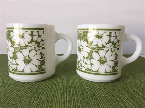 Vintage Milk Glass Mugs Green Flower Mugs Stackable Coffee Etsy Vintage Coffee Cups Milk