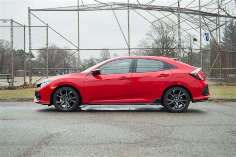 2017 Honda Civic Hatch Sport is one for the drivers - Roadshow