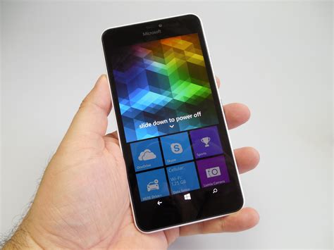 Microsoft Lumia 640 XL LTE Review Shines Bright With A Crisp Display