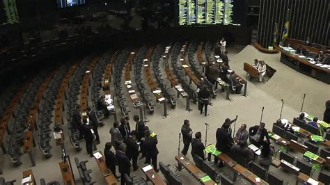 Senado aprova nomes da comissão especial que vai analisar o pedido de