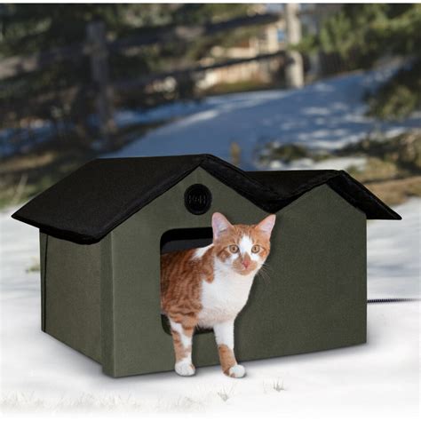 This Heated Cat House Will Keep Outdoor Kitties Warm Through Freezing Temperatures - Love and ...