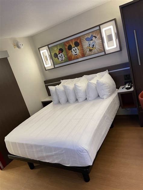 PHOTOS, VIDEO: Tour a Renovated Room at Disney's All-Star Movies Resort ...