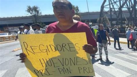 Bloquean Vialidades De Ecatepec Para Exigir A Ediles De PRI PAN Y PRD