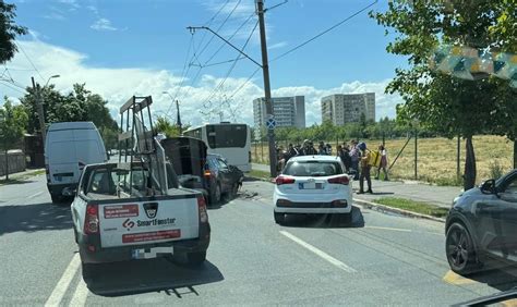 B365 Trafic ALERT Accident pe Str Antiaeriană unde o mașină a