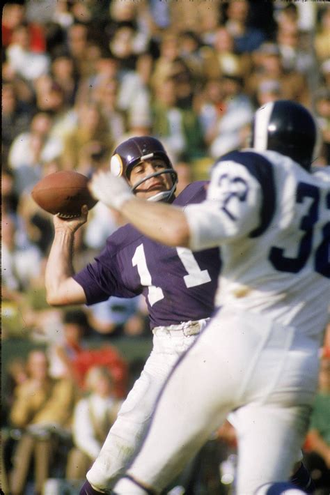 joe kapp quarterback  led vikings  super bowl iv dies