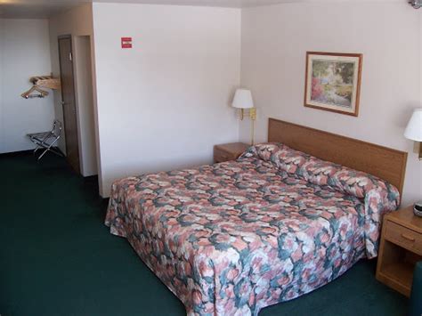 Cheap Rooms in North Branch, MN | Budget Hotel Amenities in North ...