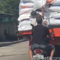 Viral Bajing Loncat Curi Beras Bulog Di Dumai Polisi Buru Pelaku