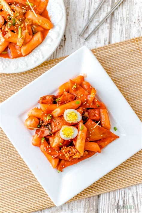 Korean Tteokbokki Recipe Spicy And Chewy Rice Cakes Recipe Tteokbokki Tteokbokki Recipe