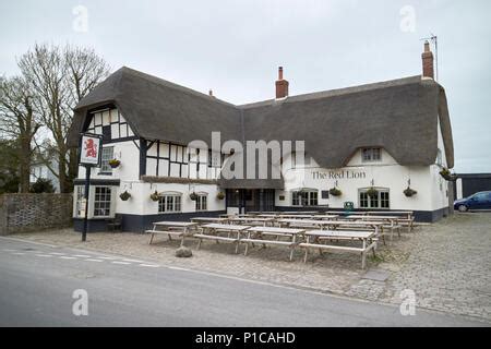 The Red Lion inn in Avebury Wiltshire England UK Stock Photo - Alamy