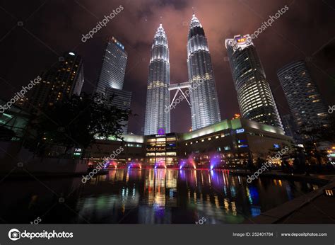 Kuala Lumpur Malaysia Circa January 2015 Petronas Twin Towers Night ...