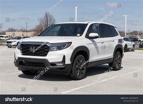 7 Honda Passport 2023 Images, Stock Photos & Vectors | Shutterstock