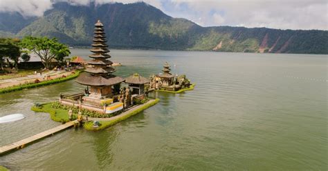 Bali Bedugul Tour En Handara Gate Met Banyumala Waterval GetYourGuide