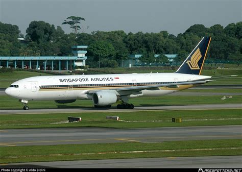 9V SRK Singapore Airlines Boeing 777 212ER Photo By Aldo Bidini ID