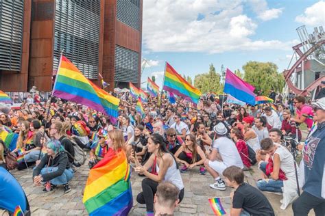 Marcha Do Orgulho Lgbt Gajas Meninas Bichas E Diversidade De Gênero