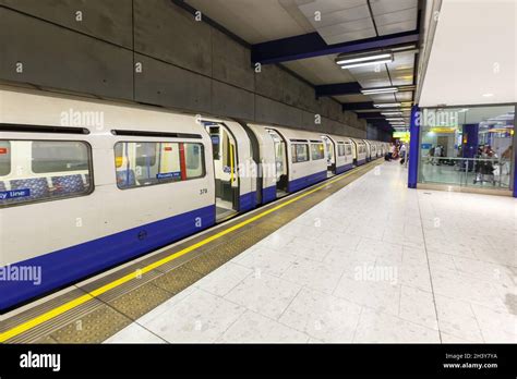 Tube Station Underground London Heathrow Airport Lhr Terminal 5 Stock