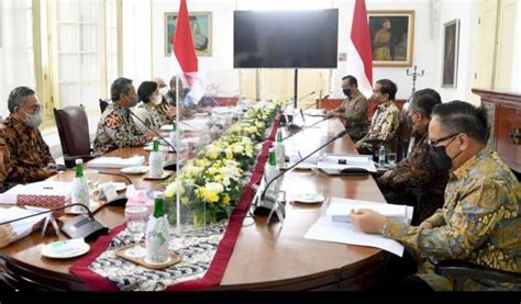 Pansel Pemilihan Calon Dewan Komisioner Ojk Temui Jokowi Laporkan