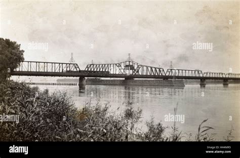 Railroad bridge over Mississippi River, Illinois, USA Stock Photo - Alamy