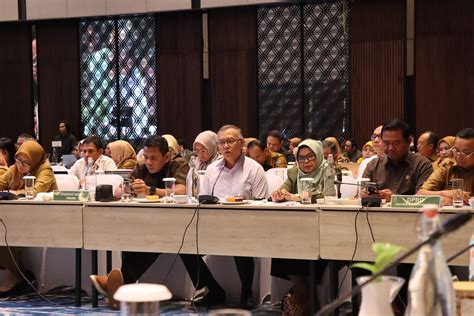 Pimpinan Dprd Kaltim Hadiri Forum Konsultasi Publik Rkpd Kaltim