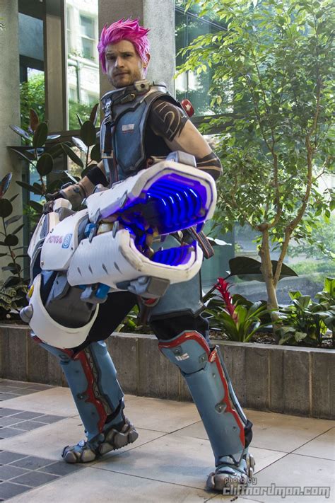 #Overwatch Zarya Cosplay Video Game Cosplay, Epic Cosplay, Cosplay Diy, Amazing Cosplay, Cosplay ...