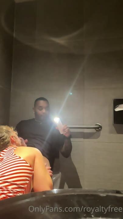 Sex In The Plublic Bathroom Queen Royalty